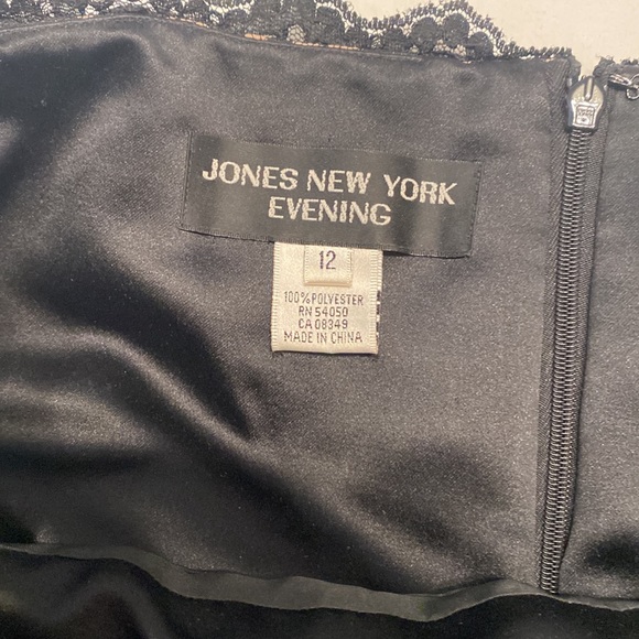 Extremely classic elegant evening gown - Picture 6 of 6